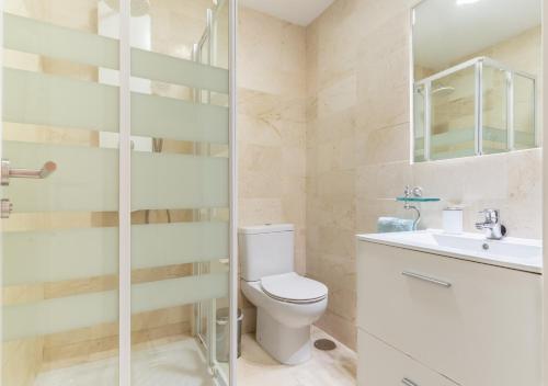 Studio Apartment image 9