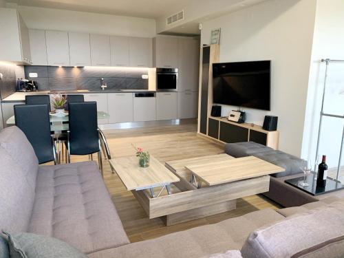 Yamina Sea View Residence - Μονοναυτης
