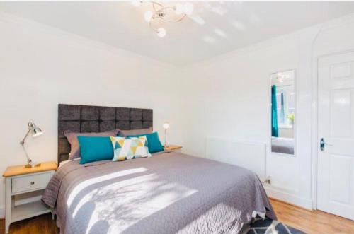 Picture of Beautiful 1-Bed Apartment In York Near Gym