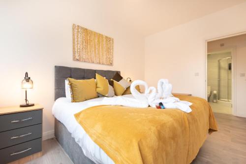 BEST PRICE - Superb Southampton City Apartments, Single Beds or King Size & Sofabed - AMAZING location close to MAYFLOWER THEATRE FREE PARKING