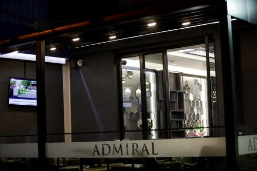 Admiral Hotel in เอลบาซาน