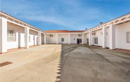 Amazing apartment in Villa del rey with WiFi, Outdoor swimming pool and 1 Bedrooms