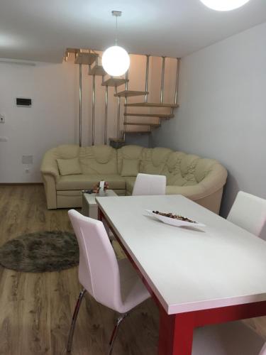 APARTAMENT AVANGARDEN EMA ROSU APARTAMENT AVANGARDEN EMA ROSU