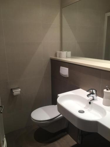Double Room image 1