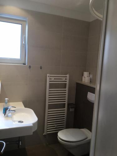 Double Room image 5
