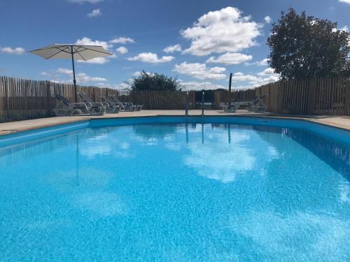 Les Cabanes de Rouffignac gîte à louer Forêt Barade