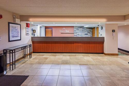 AmericInn by Wyndham Omaha - image 6