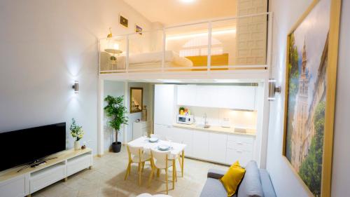 RentalSevilla Escuelas Pías, Sevilla
