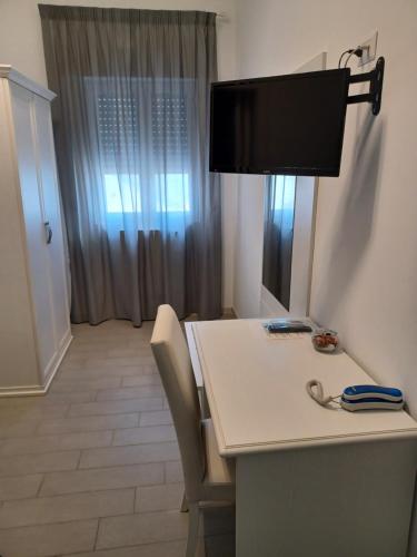 Hotel Costa - image 2