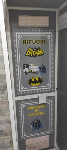 il Rifugio di Batman Airport Catania City 5