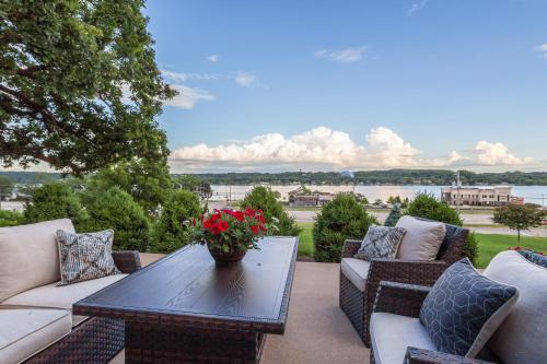 River View Lodge - Accommodation - Le Claire