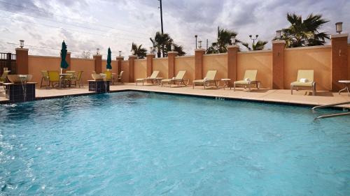 Best Western Premier Ashton Suites - Willowbrook - image 11