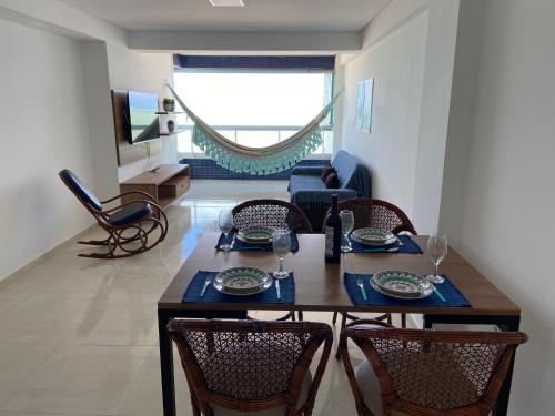 Bela Hospedagem-Flat c/ 2 Suites e wifi - Pe na areia no Bessa