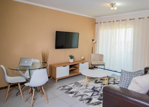 Comfy 2bed 2bath in a Secure golf estate WIFI, Roodepoort