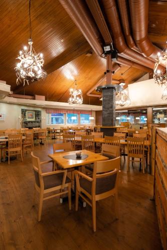 Restaurante, Lapland Hotels Sirkantahti in Levi
