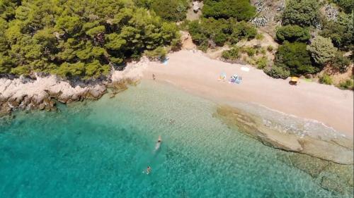  Villa Majda at the Paradise beach in Murvica