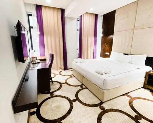 East Palace Hotel in 麥迪奧區