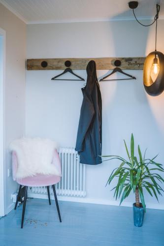 כניסה, Brekkustova - Modern, cosy and spacious apartment in Klaksvík