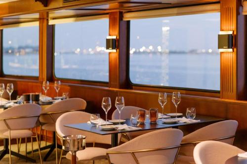 Costa do Sal Hotel Boat Lounge 5