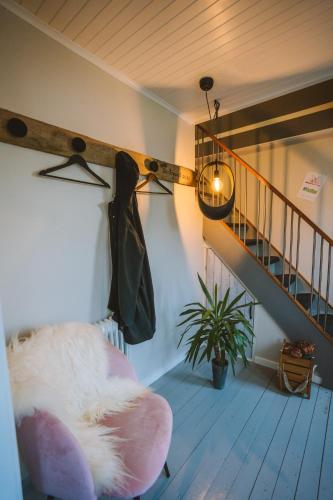 כניסה, Brekkustova - Modern, cosy and spacious apartment in Klaksvík