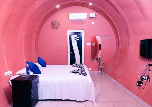 Shining O-Caves by VOYE HOMES