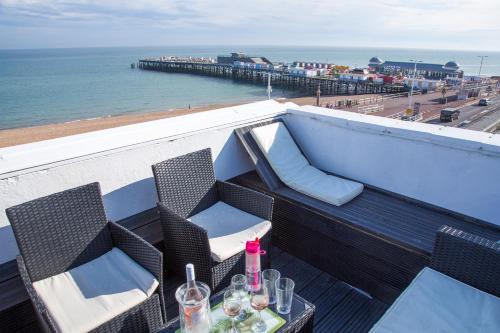 Seagulls Nest Beachfront Apartment With 3 Bedrooms, Hastings