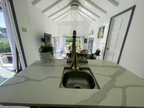 Lush Coastline Serviced Villa With Pool