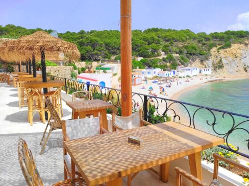 Étterem, 100 négyzetméteres, 2 hálószobás Apartman 3 fürdőszobával Adsubia területén (Apartamento Golden Star con terraza) in Platja de l'Arenal