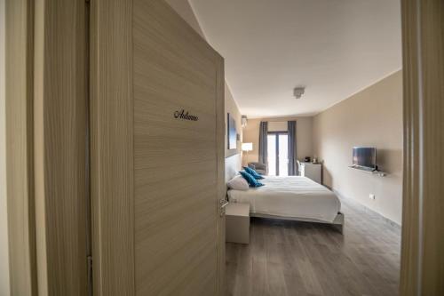 Large Double or Twin Room