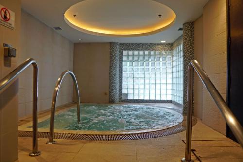 Spa, JEN Singapore Tanglin by Shangri-La near Sebastien’s Bistrot
