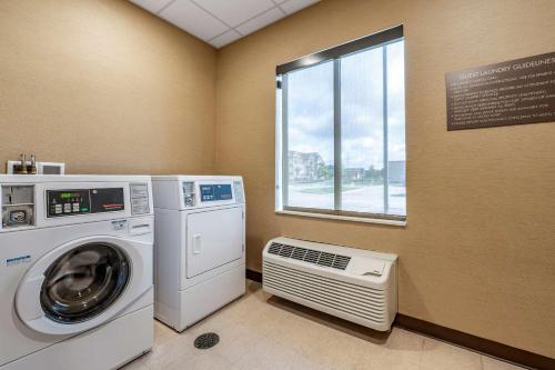 Comfort Suites Columbus Airport - image 9