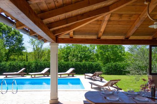 Beautiful villa Morena with private swimming pool near Poreč