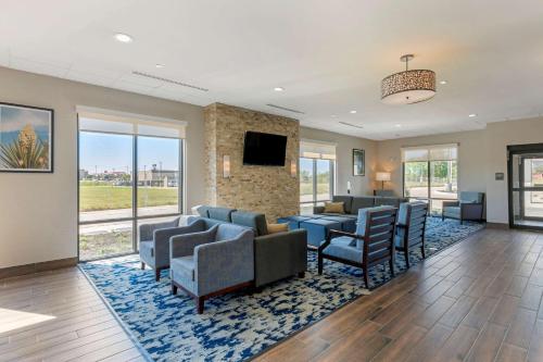 Comfort Inn & Suites Balch Springs - SE Dallas