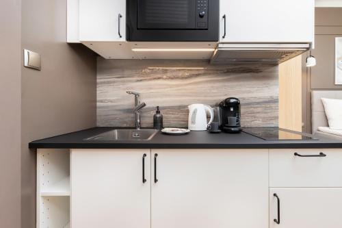 Cozinha, Sopot RIVOLI Apartments near the Beach & Pier by Noclegi Renters in Sopot Centrum