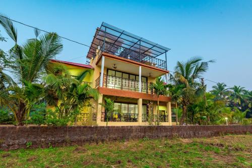 SaffronStays Ocean Breeze, Guhagar