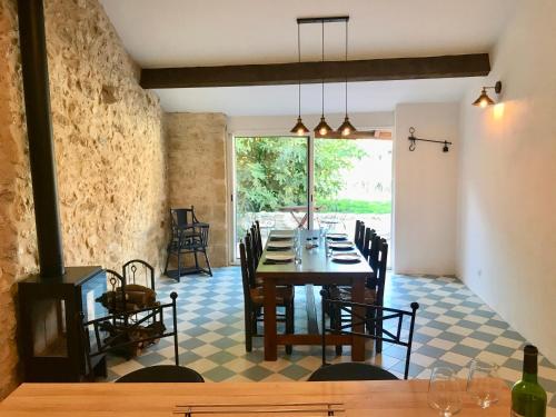 A Beautiful 3 Bedroom Gem on the Banks of the River Dordogne