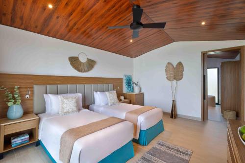 Anantara World Islands Dubai Resort, Dubai (photo 3)