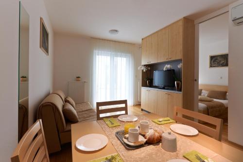 . Rooms & Apartments Proteus - Postojna Cave Park