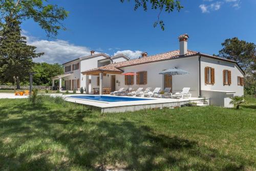 Villa with Private Pool image 4