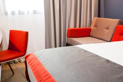 Holiday Inn Express Toulouse Airport, an IHG Hotel