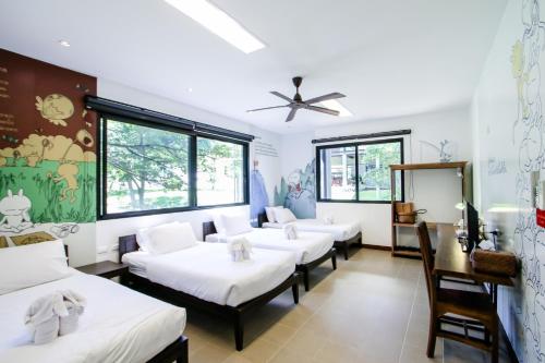 room detail thumbnail 1