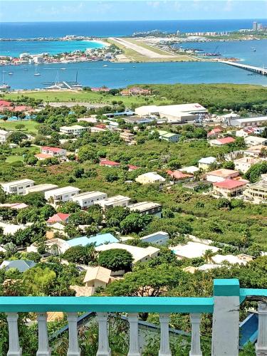 2 bed-rooms Apartment at Cole Bay with panoramic view