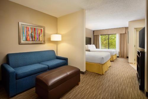 Holiday Inn Express & Suites Alpharetta, an IHG Hotel