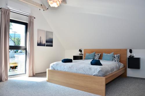 Massage chair -all-year HOT TUB - kids playground - bike trails in Nove Mesto pod Smrkem