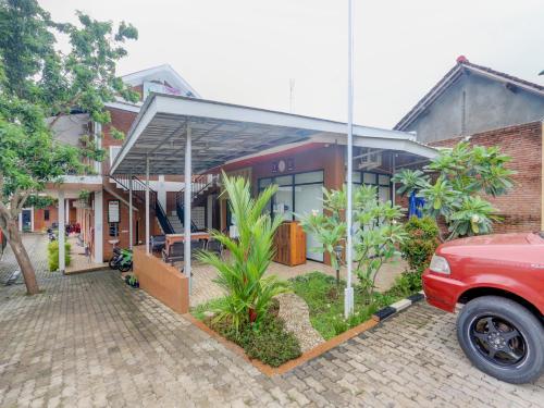 SUPER OYO 90758 D Kost In Kandri Semarang Syariah