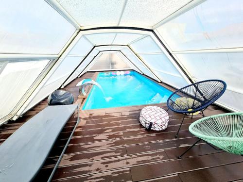 Maison piscine chauffee & JACCUZI -4 mn pied PLAGE gîte à louer Sainte Marie la Mer Plage