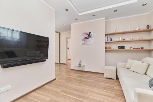 Apartment Wrocław Krakowska with Balcony and FREE GARAGE by Noclegi Renters, Wrocław (photo 8)