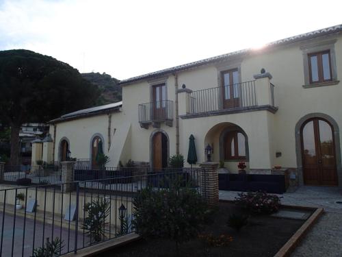 Bejárat, Patitiri in Santa Teresa Di Riva