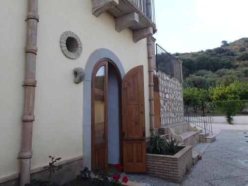Bejárat, Patitiri in Santa Teresa Di Riva