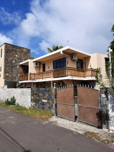 Comfortable apartment in Blue Bay with shared pool, Mauritius